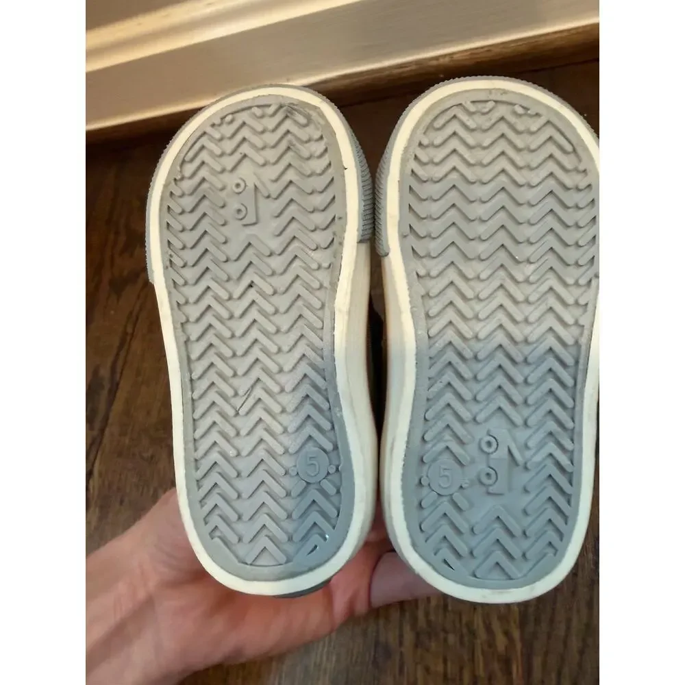 See Kai Run Alex Olive Green Sneaker Little Kids Sz 5c NEW